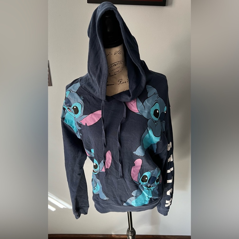 Disney stitch sweatshirt hoodie size L